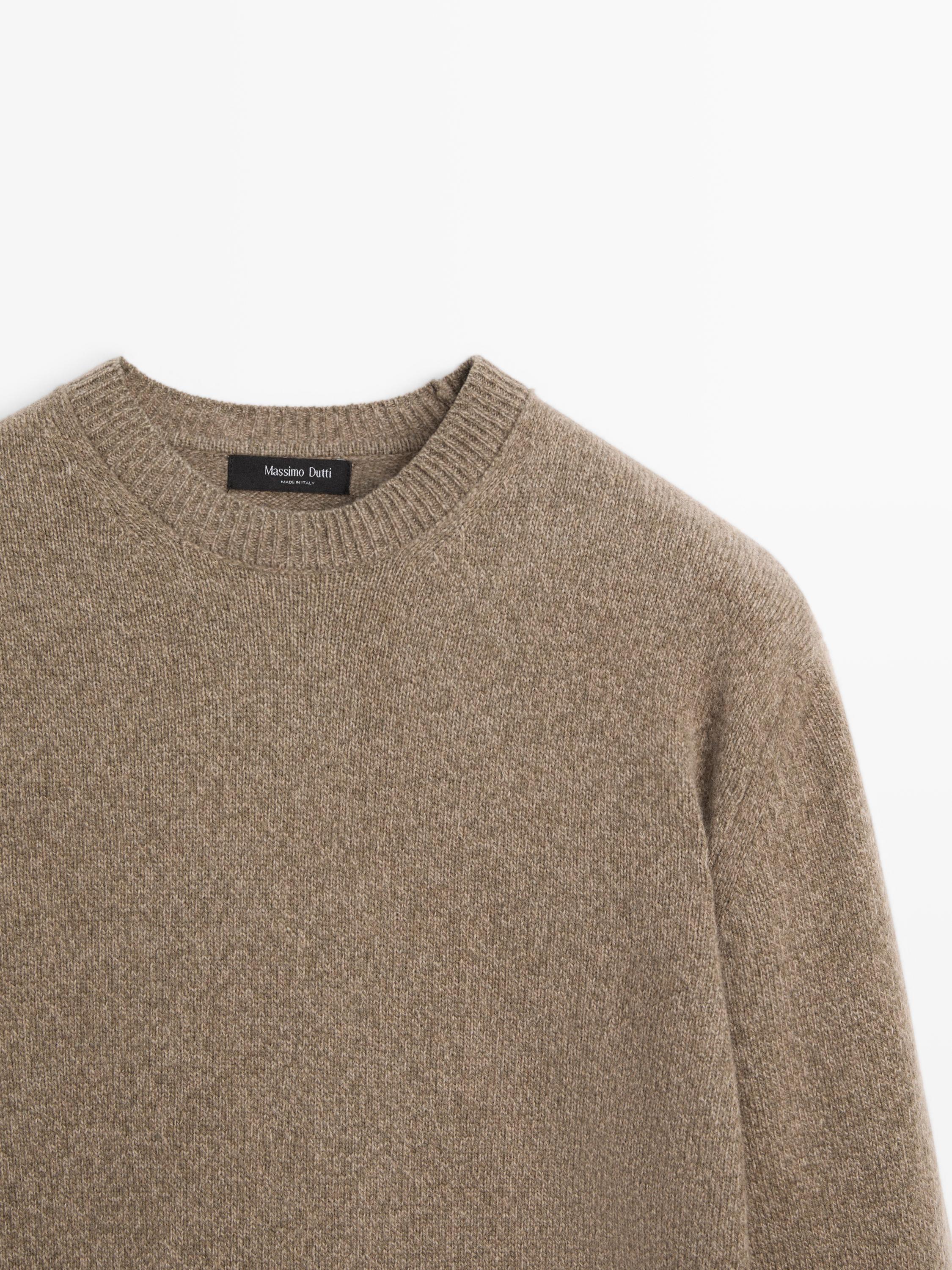 Crew neck melange knit sweater